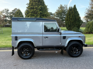 2013 Land Rover Defender 90 2.2 Tdci Hard Top SUV 3dr Diesel Manual 4WD Swb Euro 5 (122 Ps) in Grey — image 6