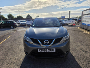 2016 Nissan Qashqai 1.5 Dci N-Connecta 2WD Euro 6 (s/s) 5dr in Grey — image 2