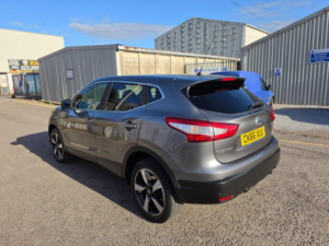 2016 Nissan Qashqai 1.5 Dci N-Connecta 2WD Euro 6 (s/s) 5dr in Grey — image 4