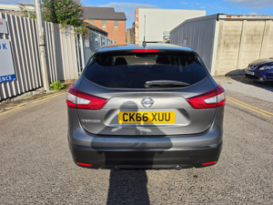 2016 Nissan Qashqai 1.5 Dci N-Connecta 2WD Euro 6 (s/s) 5dr in Grey — image 5