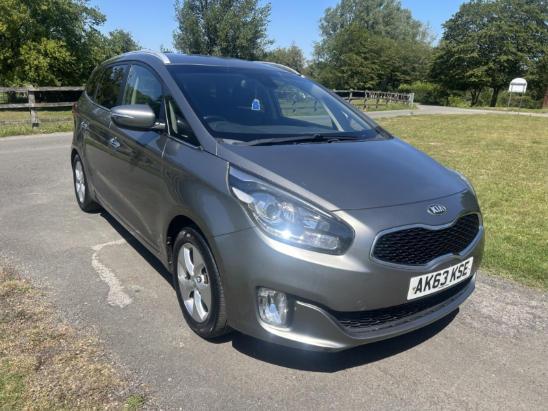 2013 Kia Carens 1.7 Crdi Ecodynamics 2 in Silver — image 1