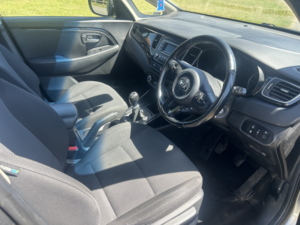 2013 Kia Carens 1.7 Crdi Ecodynamics 2 in Silver — image 4