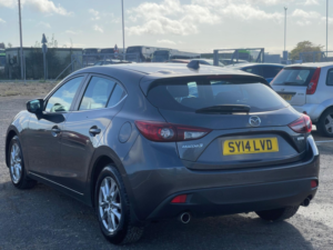 2014 Mazda 3 2.0 Skyactiv-G Se Euro 5 (s/s) 5dr in Grey — image 4