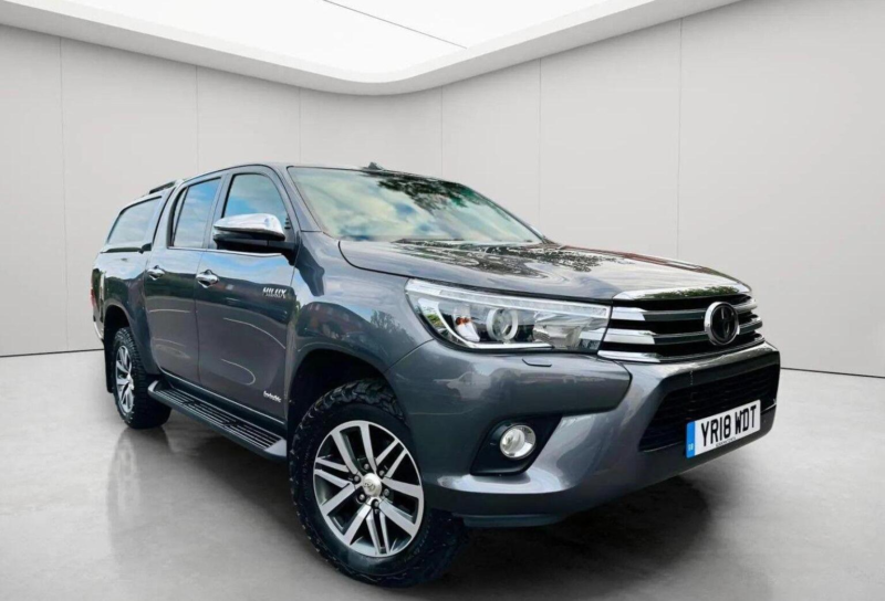 2018 Toyota Hilux 2.4 D-4d Invincible Auto 4WD Euro 6 (s/s) 4dr (tss, 3.5t) in Grey — image 1