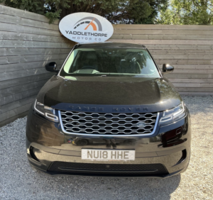2018 Land Rover Range Rover Velar 2.0 D240 Se in Black — image 4