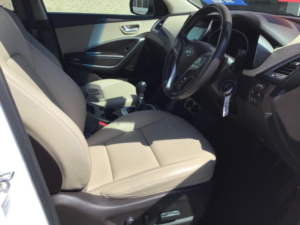2017 Hyundai Santa Fe 2.2 Crdi Blue Drive Premium 4WD Euro 6 (s/s) 5dr (7 Seat) in White — image 2
