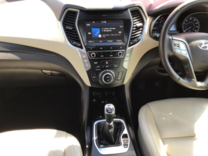 2017 Hyundai Santa Fe 2.2 Crdi Blue Drive Premium 4WD Euro 6 (s/s) 5dr (7 Seat) in White — image 5