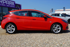 2020 Vauxhall Astra 1.2 Turbo Sri Nav Euro 6 (s/s) 5dr in Red — image 6