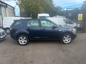 2015 Land Rover Discovery Sport 2.0 Td4 Hse SUV 5dr Diesel Manual 4WD Euro 6 (s/s) (5 Seat) (150 Ps) in Blue — image 2