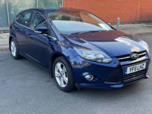 2011 Ford Focus 1.6 Zetec Euro 5 5dr in Blue — image 3