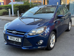 2011 Ford Focus 1.6 Zetec Euro 5 5dr in Blue — image 4
