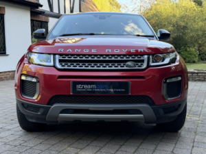 2016 Land Rover Range Rover Evoque 2.0 Td4 Se in Red — image 2