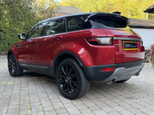 2016 Land Rover Range Rover Evoque 2.0 Td4 Se in Red — image 5