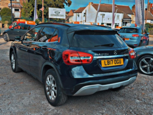 2017 Mercedes-Benz Gla 2.1 Gla200d Se 7g-Dct Euro 6 (s/s) 5dr in Blue — image 4