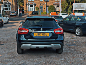 2017 Mercedes-Benz Gla 2.1 Gla200d Se 7g-Dct Euro 6 (s/s) 5dr in Blue — image 5