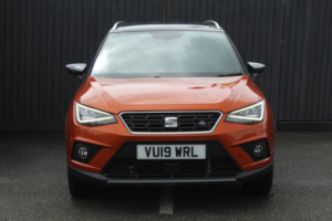 2019 SEAT Arona 1.0 Tsi Fr Sport in Orange — image 4