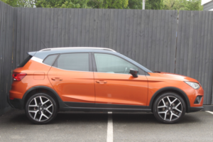 2019 SEAT Arona 1.0 Tsi Fr Sport in Orange — image 5