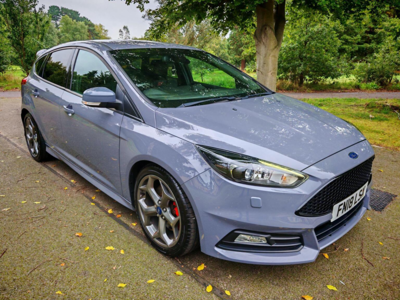 2018 Ford Focus 2.0 Tdci St-3 Euro 6 (s/s) 5dr in Grey — image 1