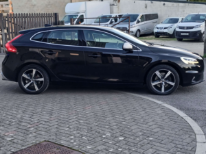 2017 Volvo V40 2.0 V40 R-Design Nav+ T2 5dr in Black — image 2