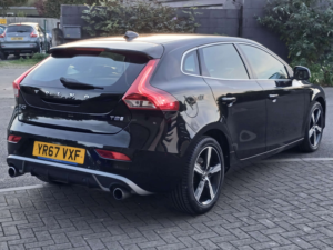 2017 Volvo V40 2.0 V40 R-Design Nav+ T2 5dr in Black — image 3