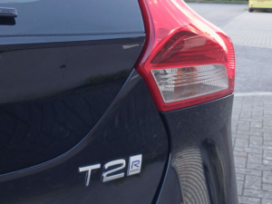 2017 Volvo V40 2.0 V40 R-Design Nav+ T2 5dr in Black — image 5