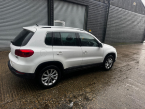 2013 Volkswagen Tiguan 2.0 Tdi Bluemotion Tech Se in White — image 4