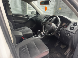 2013 Volkswagen Tiguan 2.0 Tdi Bluemotion Tech Se in White — image 5