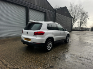 2013 Volkswagen Tiguan 2.0 Tdi Bluemotion Tech Se in White — image 6