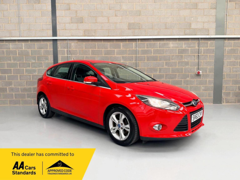2013 Ford Focus 1.6 Tdci Zetec Euro 5 (s/s) 5dr in Red — image 1