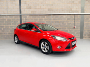 2013 Ford Focus 1.6 Tdci Zetec Euro 5 (s/s) 5dr in Red — image 5