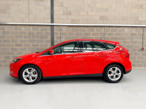 2013 Ford Focus 1.6 Tdci Zetec Euro 5 (s/s) 5dr in Red — image 6