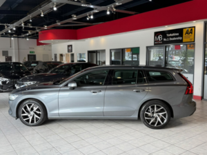 2019 Volvo V60 2.0 Momentum Plus D3 in Grey — image 6