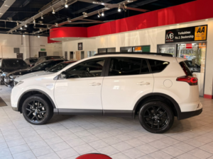 2018 Toyota Rav4 2.5 Vvt-H Excel in White — image 6