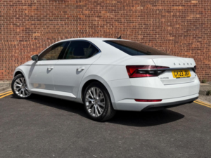 2023 Skoda Superb 1.4 Tsi Iv 13kwh Se L DSG Euro 6 (s/s) 5dr in White — image 4