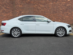 2023 Skoda Superb 1.4 Tsi Iv 13kwh Se L DSG Euro 6 (s/s) 5dr in White — image 6