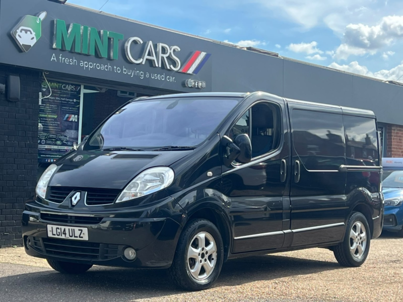 2014 Renault Trafic 2.0 Sl27 Dci 115 Sport in Black — image 1