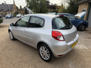 2010 Renault Clio 1.2 Tce Dynamique Tom Tom Low Mileage Full Service History Two Keys Ac in Silver — image 3