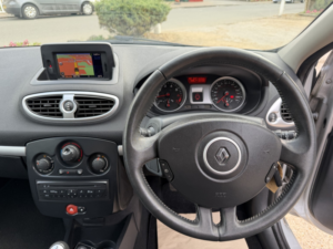 2010 Renault Clio 1.2 Tce Dynamique Tom Tom Low Mileage Full Service History Two Keys Ac in Silver — image 6