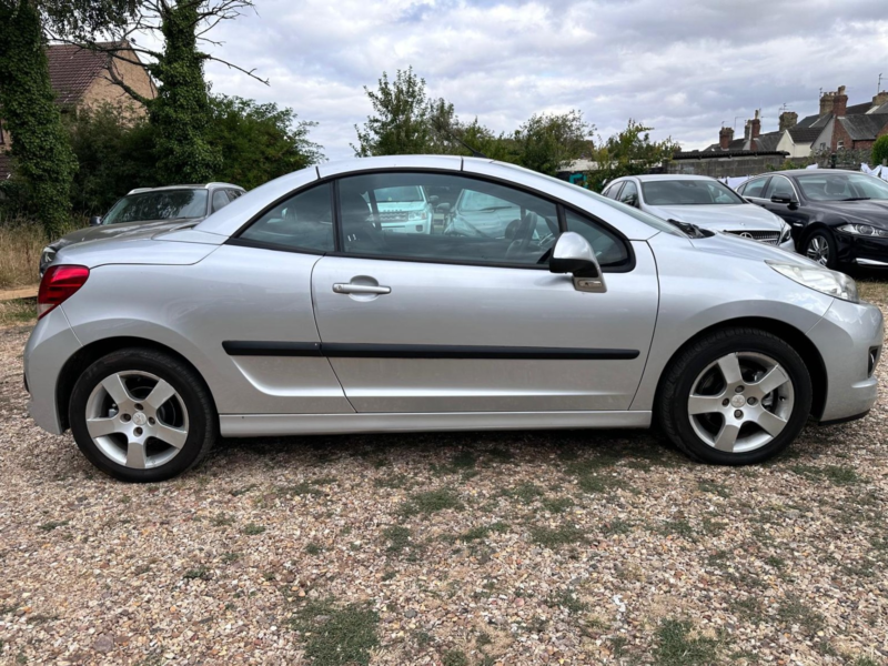 2012 Peugeot 207 Cc 1.6 Hdi Active in Silver — image 1