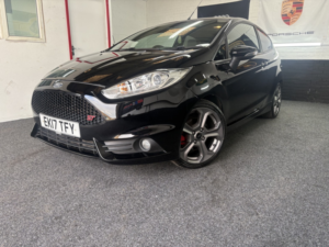 2017 Ford Fiesta 1.6 T Ecoboost St-3 in Black — image 5