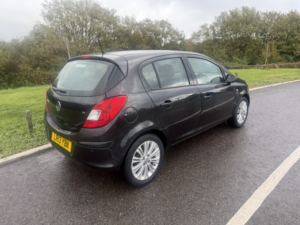 2013 Vauxhall Corsa 1.4 16v Se in Black — image 5