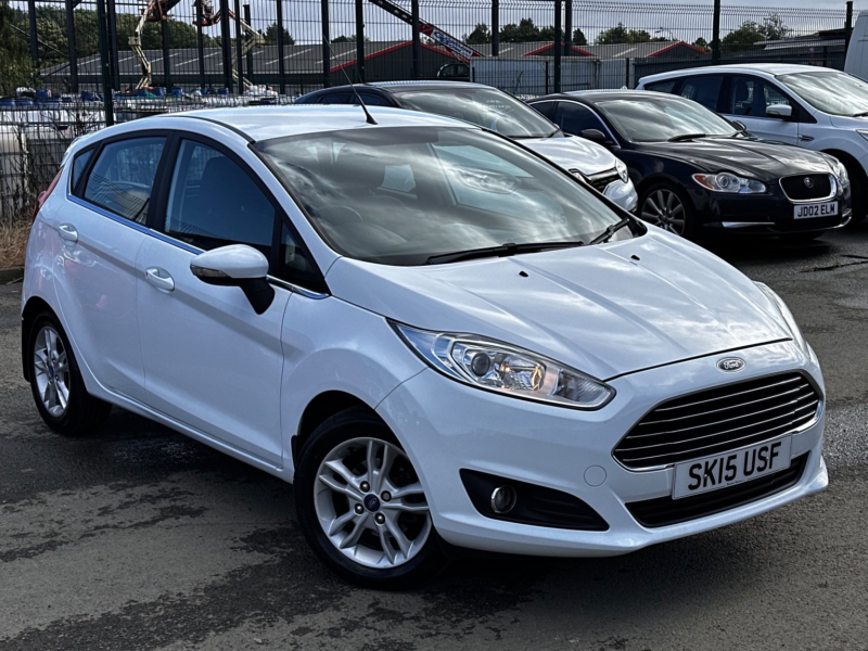 2015 Ford Fiesta 1.0 T Ecoboost Zetec in White — image 1