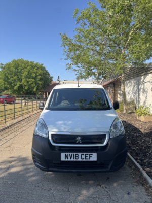 2018 Peugeot Partner 1.6 Bluehdi 854 Professional in White — image 2