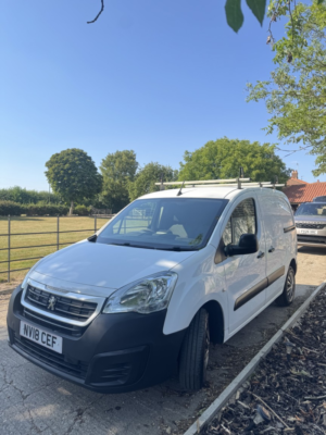 2018 Peugeot Partner 1.6 Bluehdi 854 Professional in White — image 3