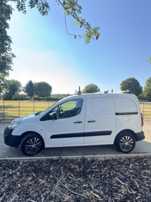 2018 Peugeot Partner 1.6 Bluehdi 854 Professional in White — image 4
