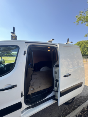 2018 Peugeot Partner 1.6 Bluehdi 854 Professional in White — image 5