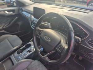 2019 Ford Focus 2.0 Ecoblue Titanium X in Blue — image 4