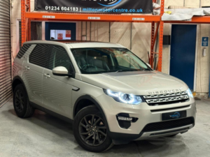2017 Land Rover Discovery Sport 2.0 Td4 Hse Auto 4WD Euro 6 (s/s) 5dr in Gold — image 2