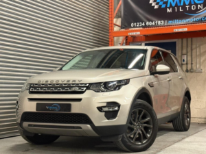 2017 Land Rover Discovery Sport 2.0 Td4 Hse Auto 4WD Euro 6 (s/s) 5dr in Gold — image 3