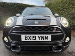 2019 MINI Hatch 2.0 3-Door Hatch Cooper S Exclusive in Black — image 6